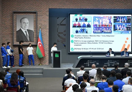 Fərid Qayıbov beynəlxalq arenada medal qazanan idmançıları təbrik edib