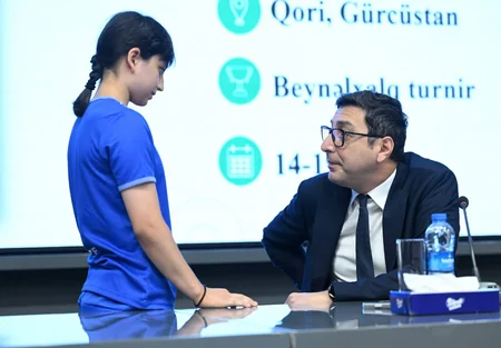 Fərid Qayıbov beynəlxalq arenada medal qazanan idmançıları təbrik edib