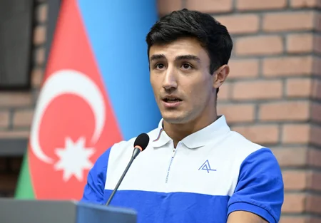 Fərid Qayıbov beynəlxalq arenada medal qazanan idmançıları təbrik edib