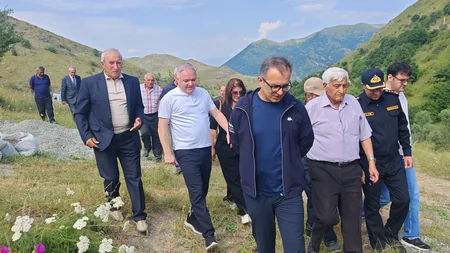 Bəşir Hacıyev və Ramin Məmmədov Kəlbəcərdəki qəbiristanlıqlara baxış keçiriblər