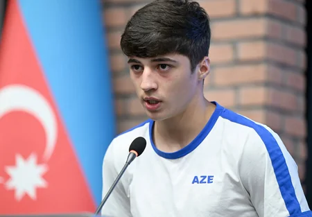 Fərid Qayıbov beynəlxalq arenada medal qazanan idmançıları təbrik edib