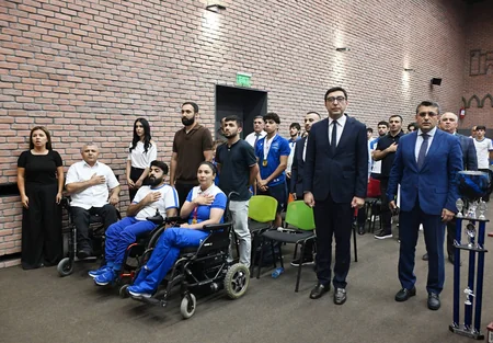 Fərid Qayıbov beynəlxalq arenada medal qazanan idmançıları təbrik edib