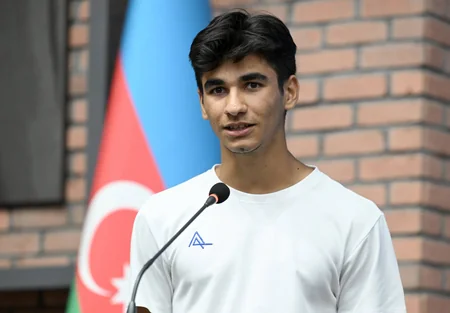 Fərid Qayıbov beynəlxalq arenada medal qazanan idmançıları təbrik edib