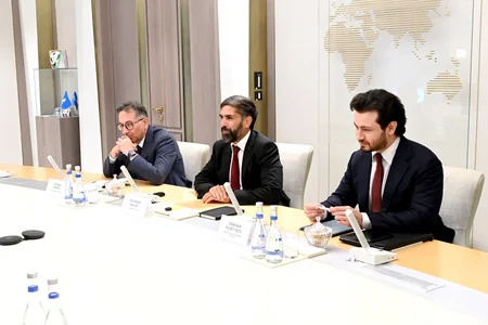 SOCAR-ın prezidenti BYD şirkətinin xarici əlaqələr və yeni biznesin inkişafı üzrə rəhbəri ilə görüşüb