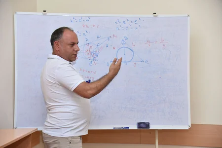 Yeni təmayül tədris modeli üzrə müəllimlərin seçiminə başlanılıb