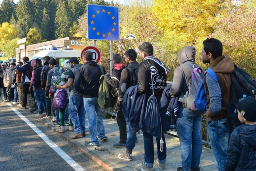 Frontex: Aİ-yə miqrant axını 37 % azalıb