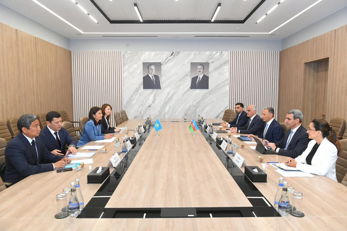 Azerbaijan, Kazakhstan discuss transport and digital cooperation