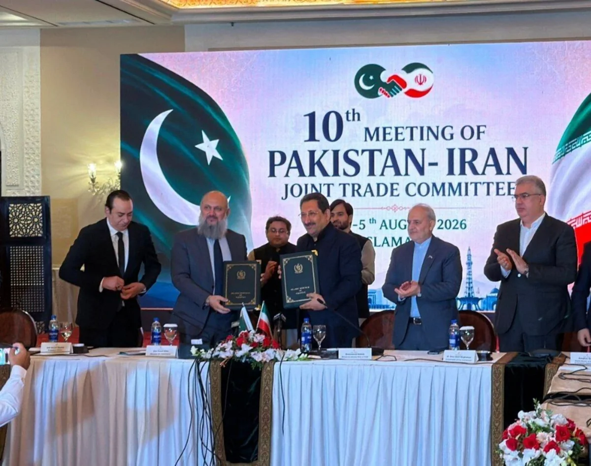 Iran, Pakistan sign memorandum to expand trade cooperation