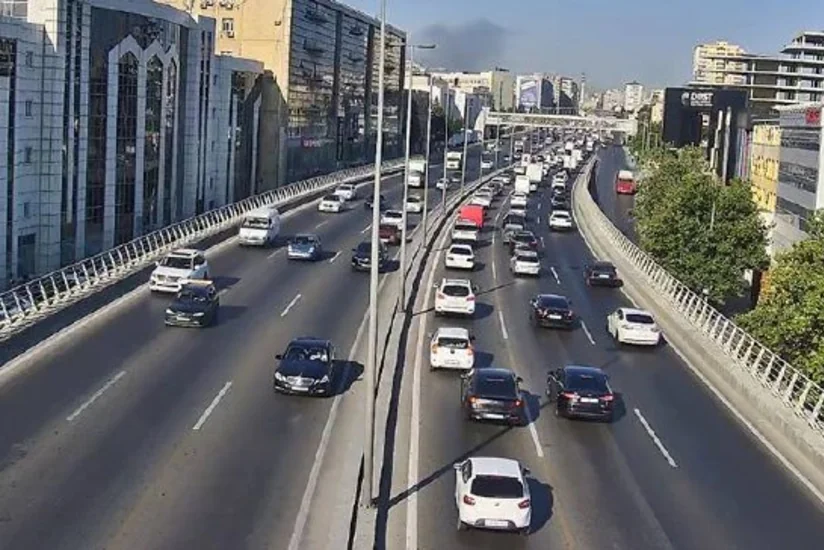 Bakının bəzi yollarında nəqliyyatın sıxlığı müşahidə olunur