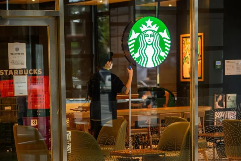 В Южной Корее полиция провела обыск в штаб-квартире Starbucks из-за скандальной рекламы
