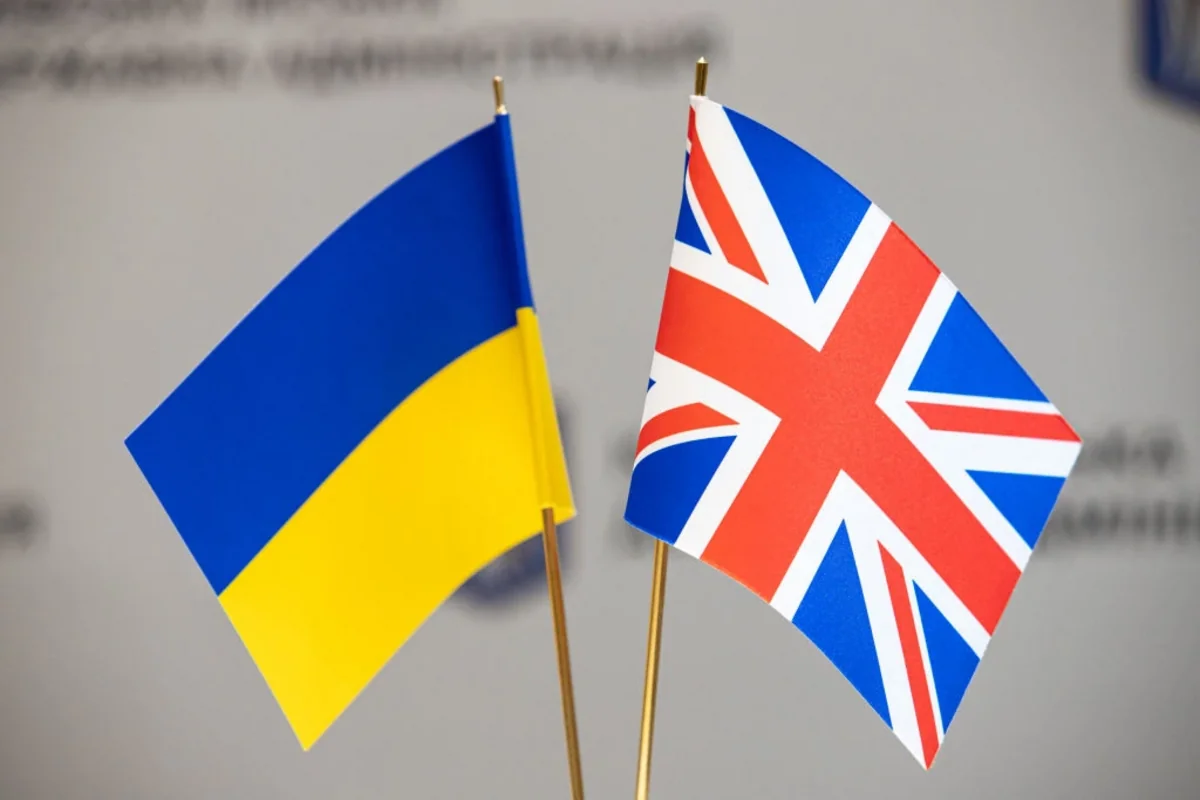 Ukrayna və Böyük Britaniya bəzi silah növlərinin birgə istehsalını müzakirə edib