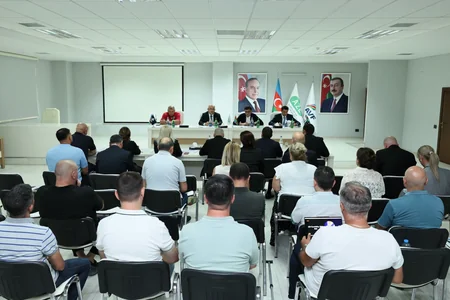 Fərid Qayıbov qadın voleybolçulardan ibarət millinin məşqində iştirak edib