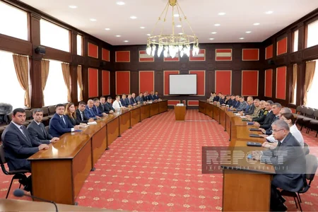 Naxçıvan, Ordubad və Culfanın yeni icra başçıları kollektivlərə təqdim ediliblər