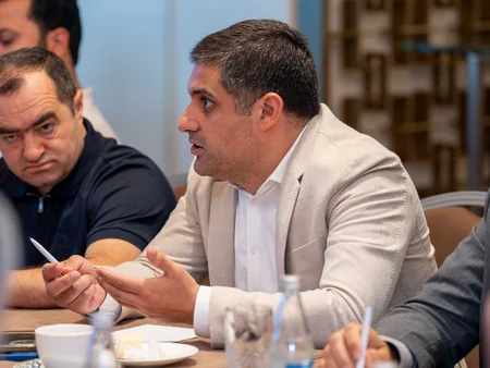 AFFA Premyer Liqa klubları ilə maliyyə məsələlərini müzakirə edib
