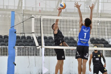 Çimərlik voleybolu üzrə Azərbaycan çempionatında yarımfinal mərhələsi başa çatıb