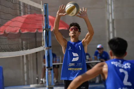 Çimərlik voleybolu üzrə Azərbaycan çempionatında yarımfinal mərhələsi başa çatıb