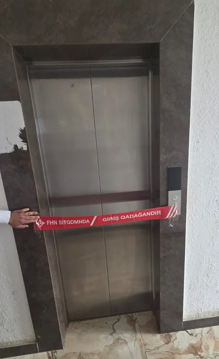 Yaşayış binasında təhlükəsizlik tələblərinə cavab verməyən liftlərin istismarı dayandırılıb