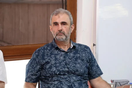 Qulu Ağsəs: Yazının nüvəsi onun başlığıdır