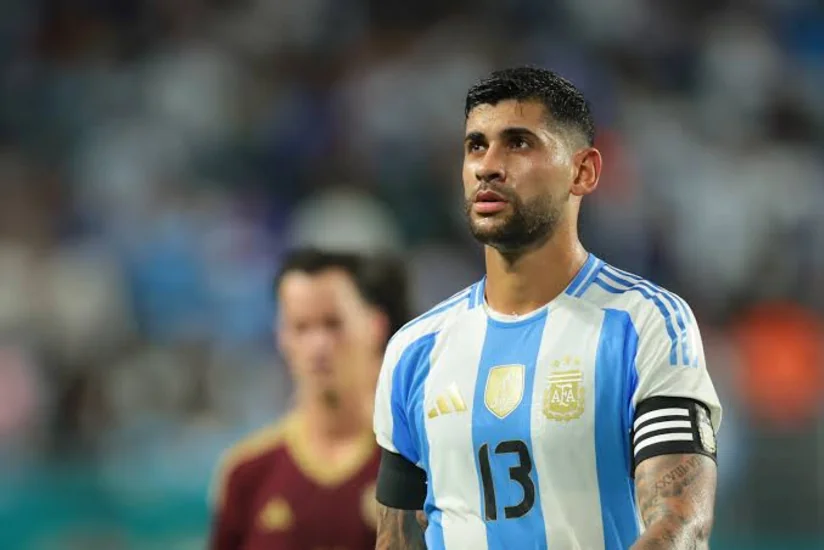 Arsenal Tottenhemin kapitanı Kristian Romeronu transfer etməkdə maraqlıdır