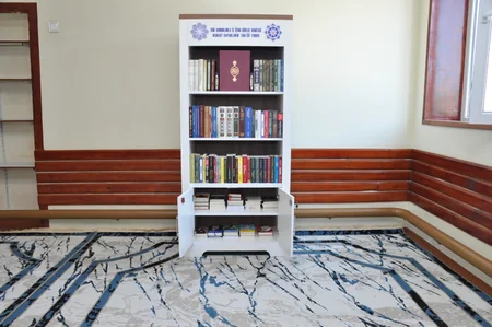 Cəzaçəkmə müəssisələrinə 800 kitab hədiyyə edilib