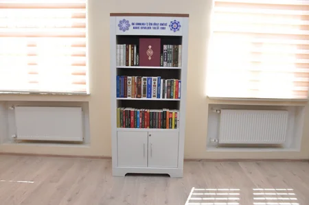 Cəzaçəkmə müəssisələrinə 800 kitab hədiyyə edilib