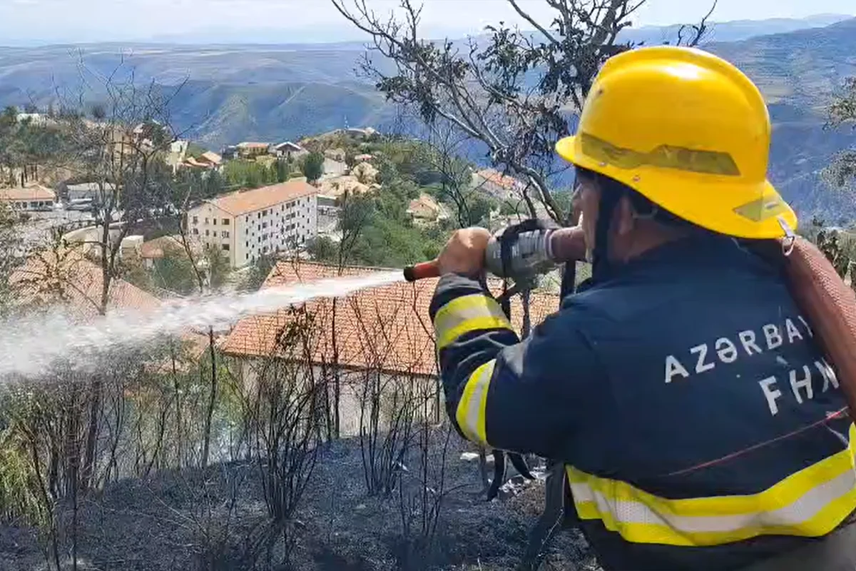 Laçında yaşayış evlərinin yaxınlığında yanğın olub
