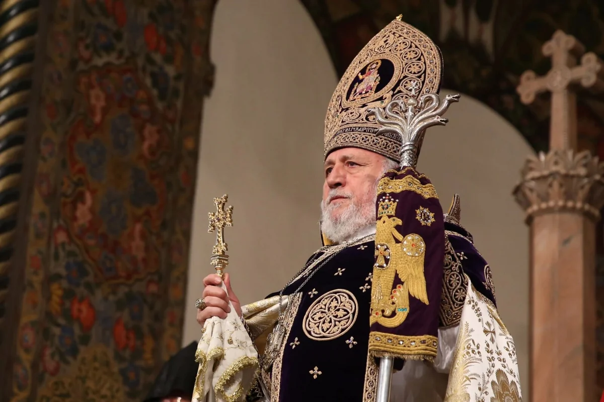 II Qaregin və altı yepiskopa qarşı məhkəmə iclası qapalı rejimdə keçirilir