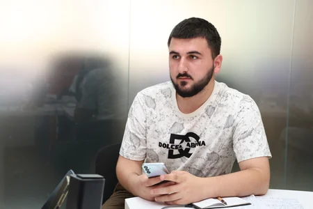 Qulu Ağsəs: Yazının nüvəsi onun başlığıdır
