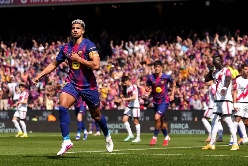 Liverpul Ronald Arauxonu icarəyə götürməyə yaxındır