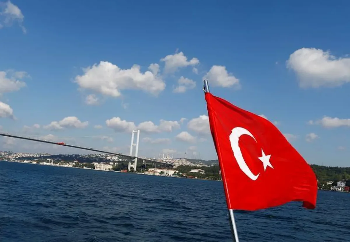 “Bloomberg”: Türkiyə ticarət gəmilərinin Qara dənizə keçidini məhdudlaşdırır