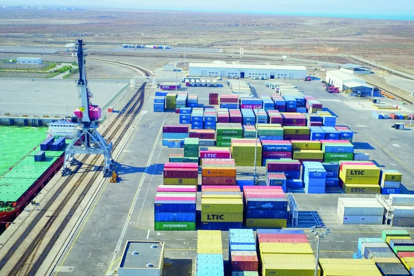 Bakı limanında 7 ayda 72 min TEU-dan çox konteyner aşırılıb