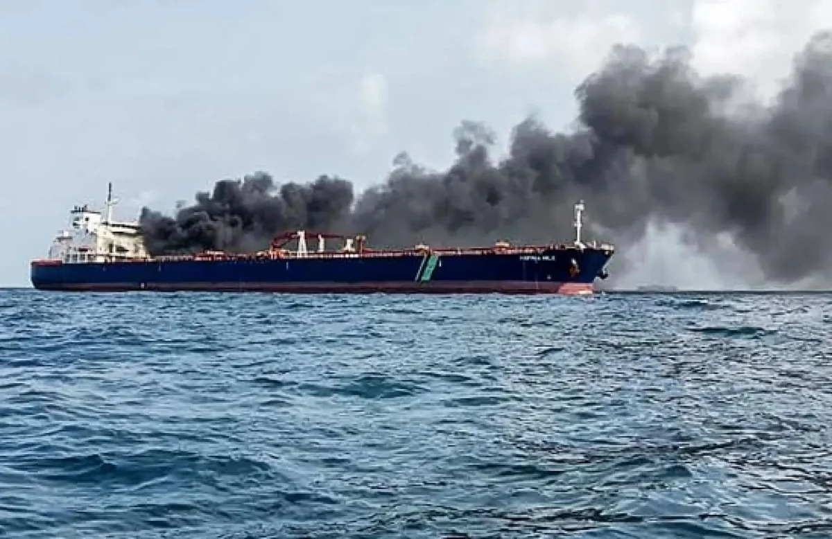 Cargo vessel hit by unknown projectile off Yemen