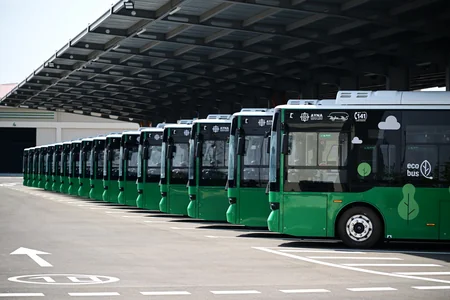 Prezident Naxçıvanda elektrik mühərrikli yeni avtobuslara baxıb, dəmir yolu infrastrukturunda aparılan yenidənqurma işləri ilə tanış olub - YENİLƏNİB