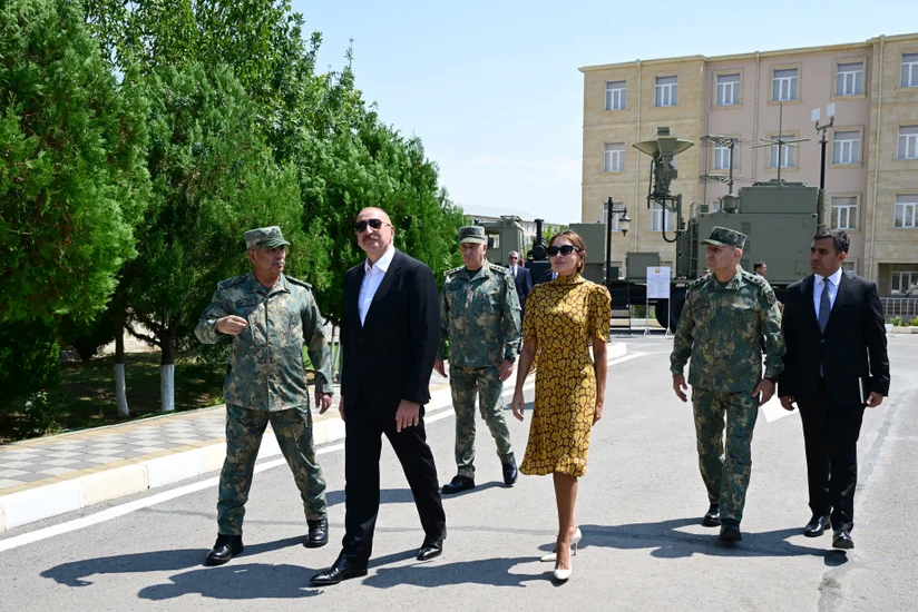 President Ilham Aliyev attended ceremony to present Battle Flags to newly established commando military units of Separate Combined Arms Army