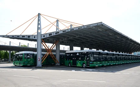 Prezident Naxçıvanda elektrik mühərrikli yeni avtobuslara baxıb, dəmir yolu infrastrukturunda aparılan yenidənqurma işləri ilə tanış olub - YENİLƏNİB
