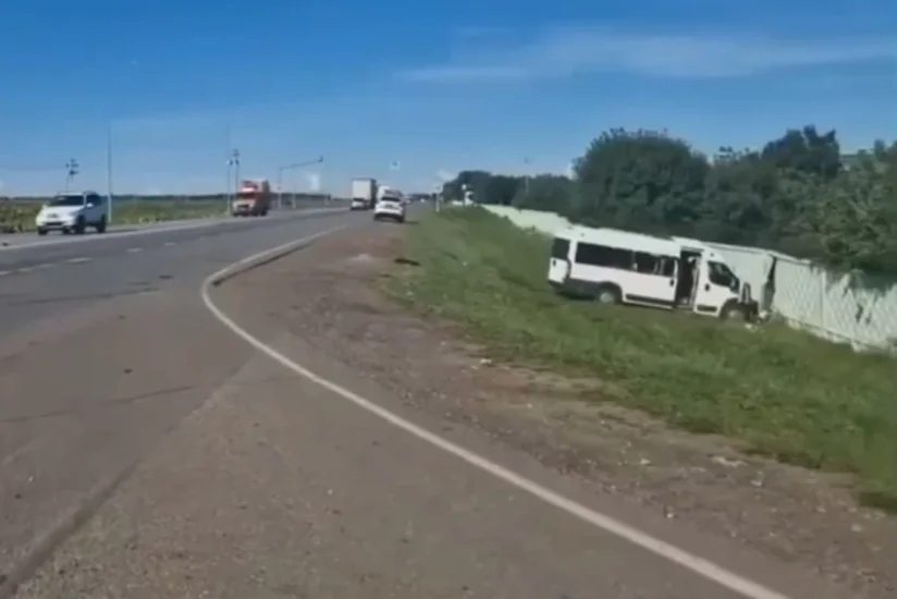 В Татарстане порядка 13 человек пострадали в ДТП с микроавтобусом