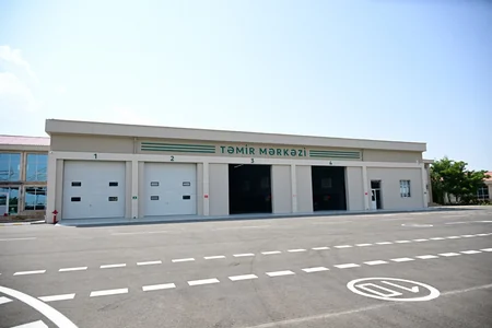 Prezident Naxçıvanda elektrik mühərrikli yeni avtobuslara baxıb, dəmir yolu infrastrukturunda aparılan yenidənqurma işləri ilə tanış olub - YENİLƏNİB