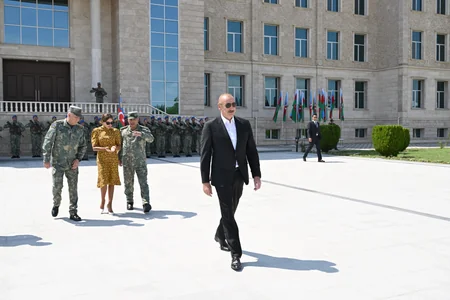 President Ilham Aliyev attended ceremony to present Battle Flags to newly established commando military units of Separate Combined Arms Army