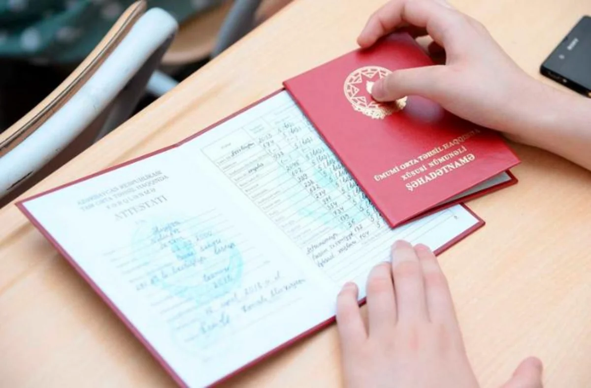 Bakıda 4 490 nəfər məktəbi fərqlənmə attestatı ilə bitirib