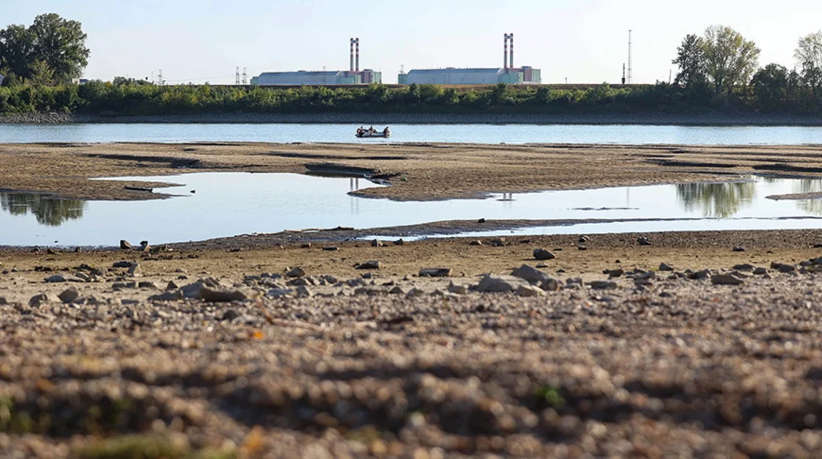 Hungary to build Danube riverbed barrier to keep nuclear plant running