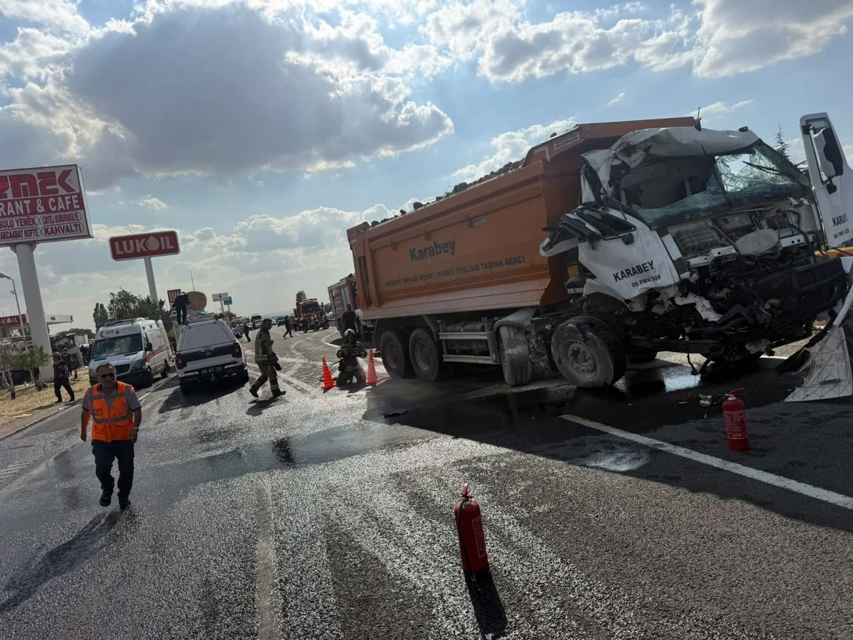 Ankarada qəza nəticəsində 2 nəfər ölüb, 25 nəfər xəsarət alıb –