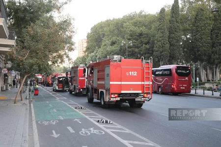 Bakıda mağazada başlayan yanğın evlərə keçib
