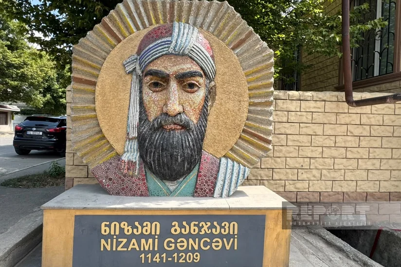 Marneulidə Nizami Gəncəvinin büstünün bərpadan sonra açılışı olub