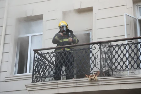 Bakıda mağazada başlayan yanğın evlərə keçib