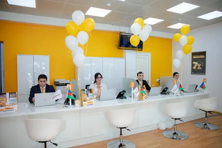 Expressbank eyni gündə 2 filial açıb