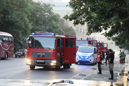 Bakıda mağazada başlayan yanğın evlərə keçib