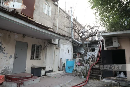 Bakıda mağazada başlayan yanğın evlərə keçib