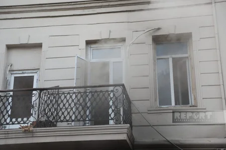 Bakıda mağazada başlayan yanğın evlərə keçib