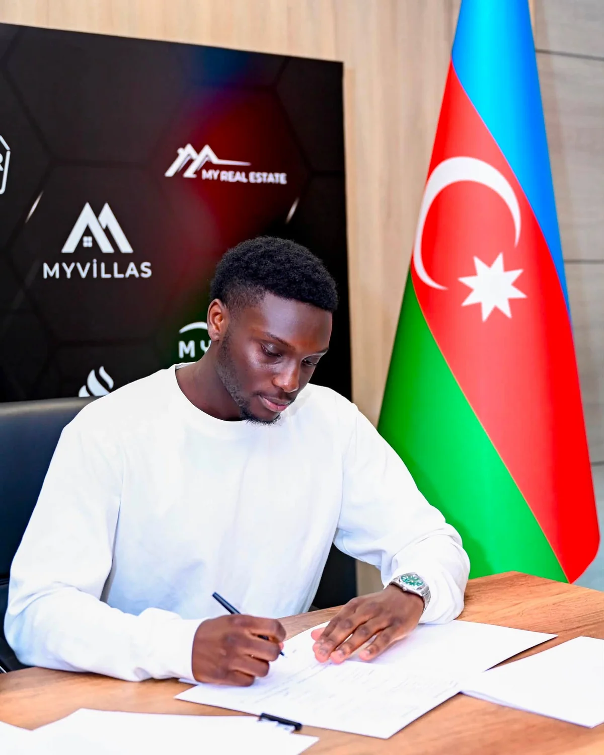 Şəfa fransalı futbolçu Omar Abdulaye Diavı transfer edib