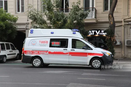 Bakıda mağazada başlayan yanğın evlərə keçib
